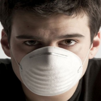 Stof en gezondheid, met stofmasker